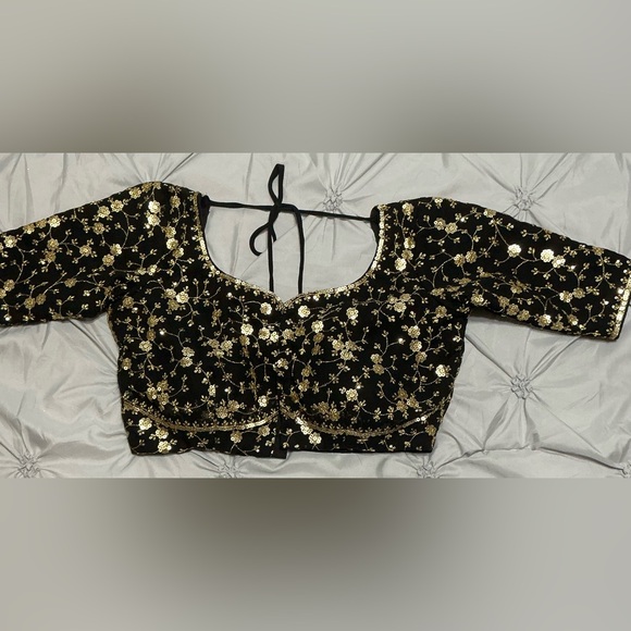 Elegant Black and Gold Embellished Lehenga - Picture 4 of 9